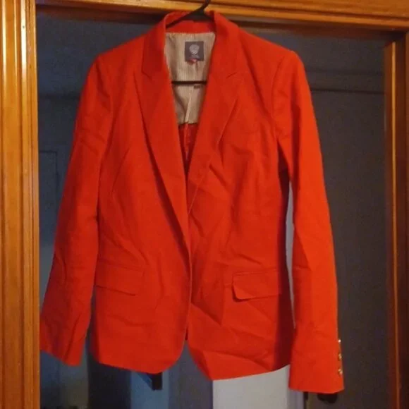SIZE 6 VINCE CAMUTO RED UNLINED PANT SUIT - Picture 3 of 5